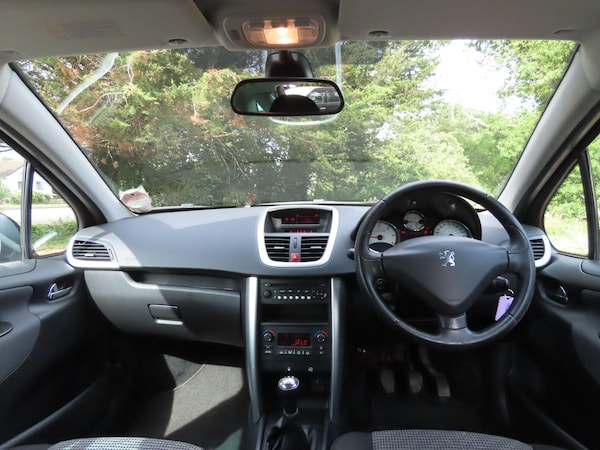 Used Peugeot 207 2011 for sale - 76270457: Photo 7