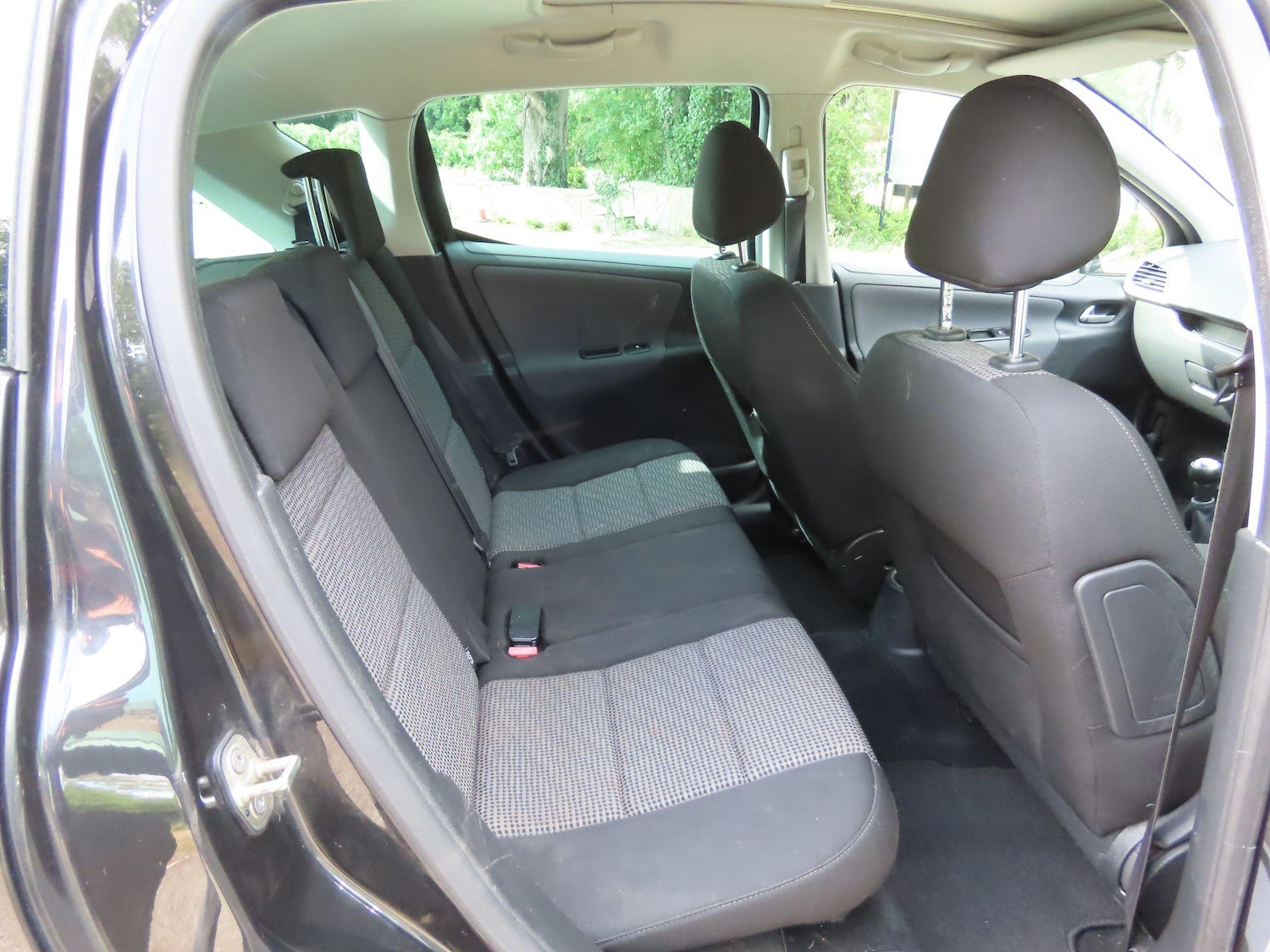 Used Peugeot 207 2011 for sale - 76270457: Photo 9