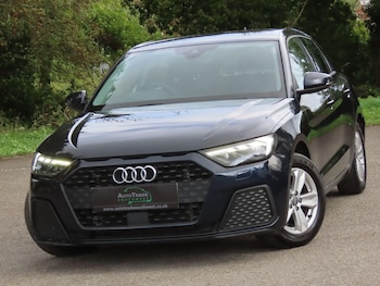 2019 (19) - 30 TFSI SE 5dr