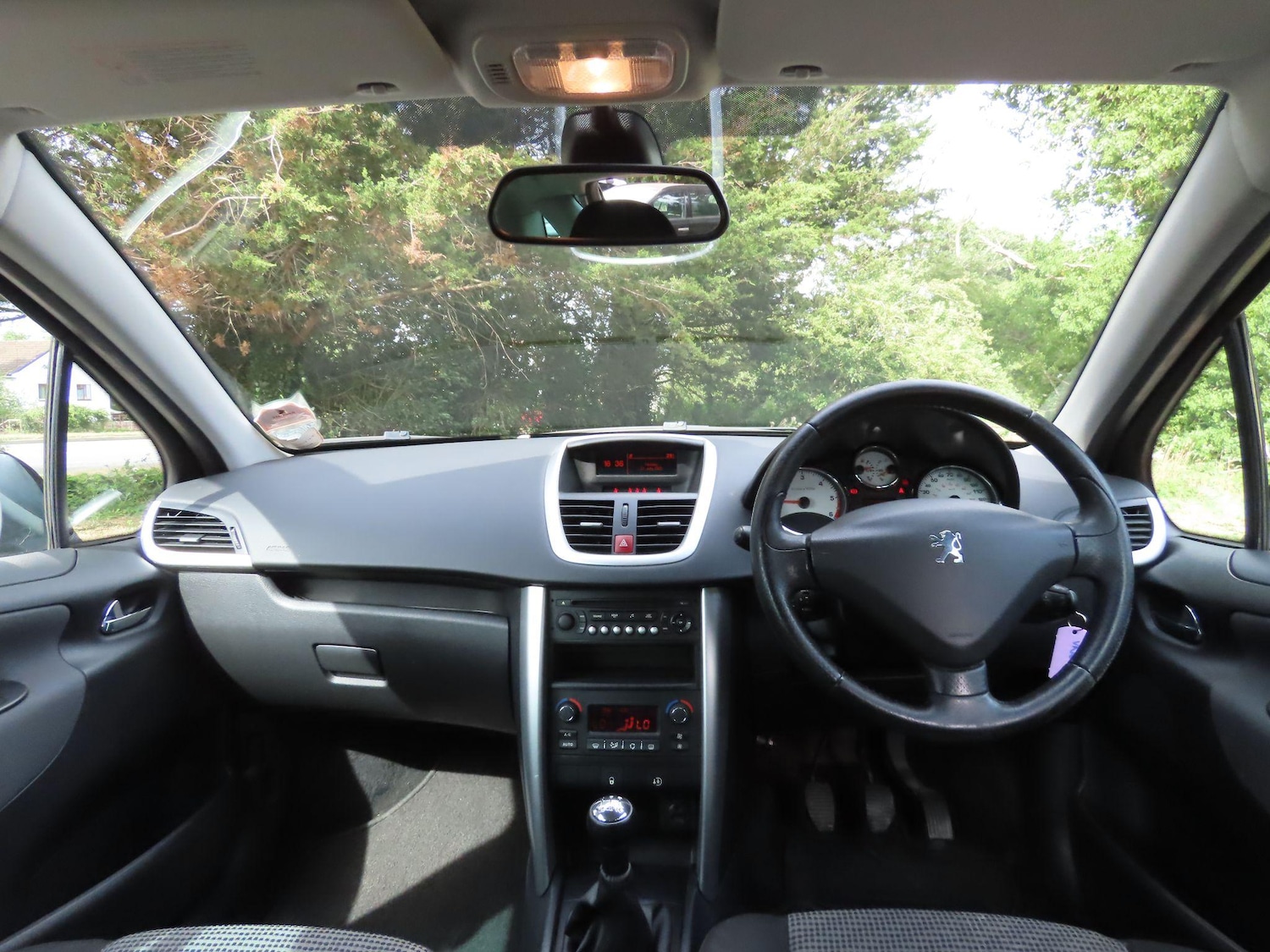 Used Peugeot 207 2011 for sale - 76987964: Photo 7