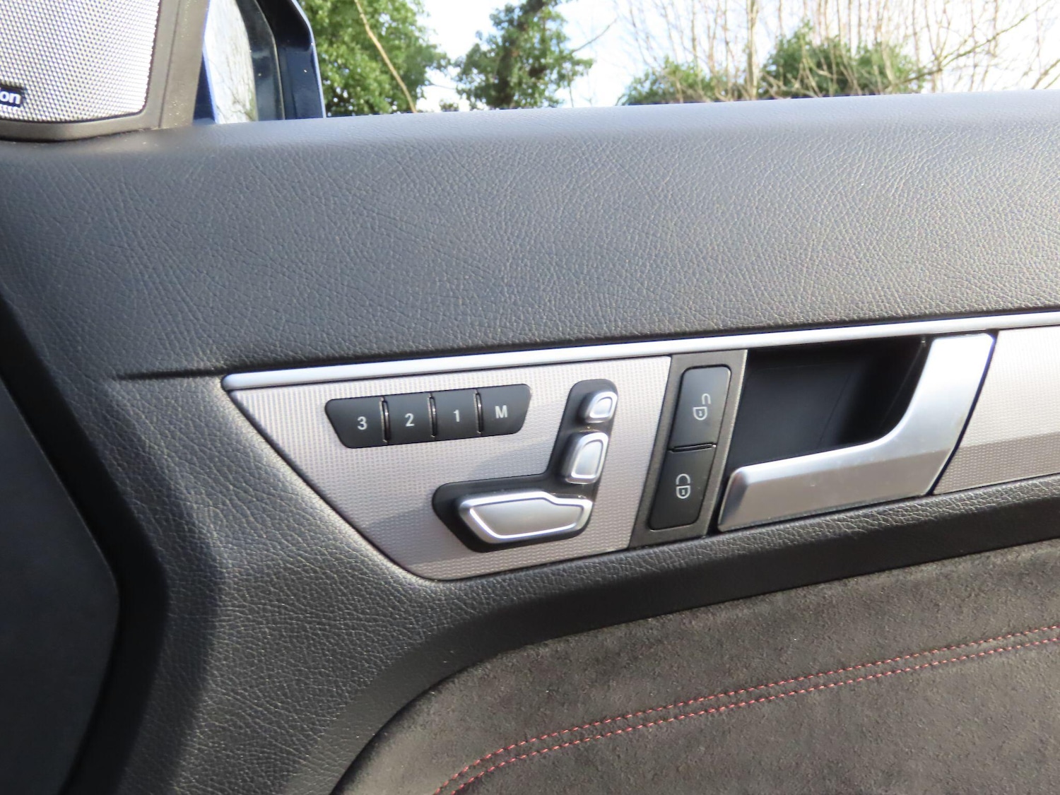 Used Mercedes-Benz E Class 2015 for sale - 76942356: Photo 19