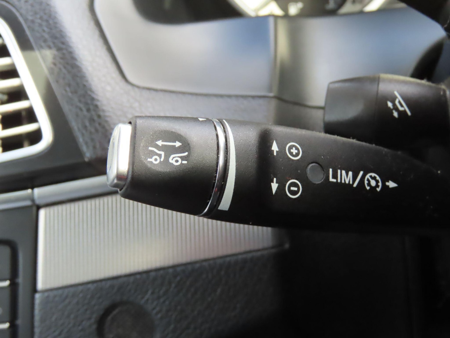 Used Mercedes-Benz E Class 2015 for sale - 76942356: Photo 21