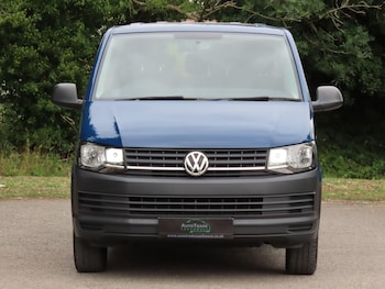 Used Volkswagen Transporter Shuttle 2016 for sale - 76988871: Photo