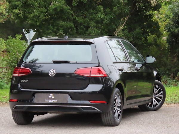 Used Volkswagen Golf 2018 for sale - 76269889: Photo 4