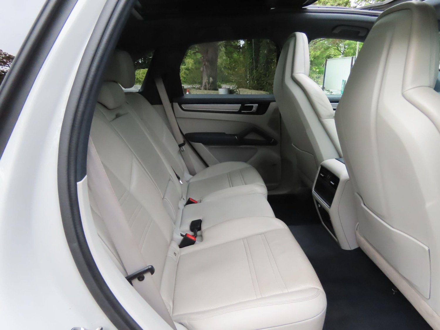 Used Porsche Cayenne 2022 for sale - 76201343: Photo 11