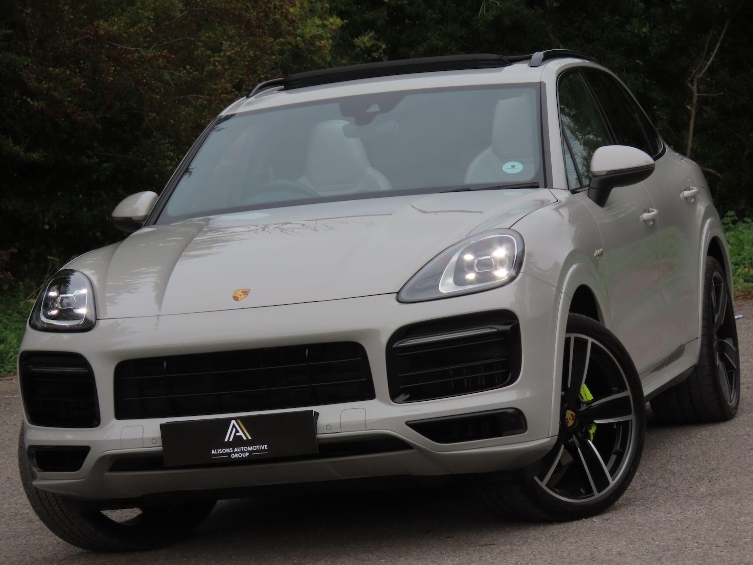 Used Porsche Cayenne 2022 for sale - 76201343: Photo 2