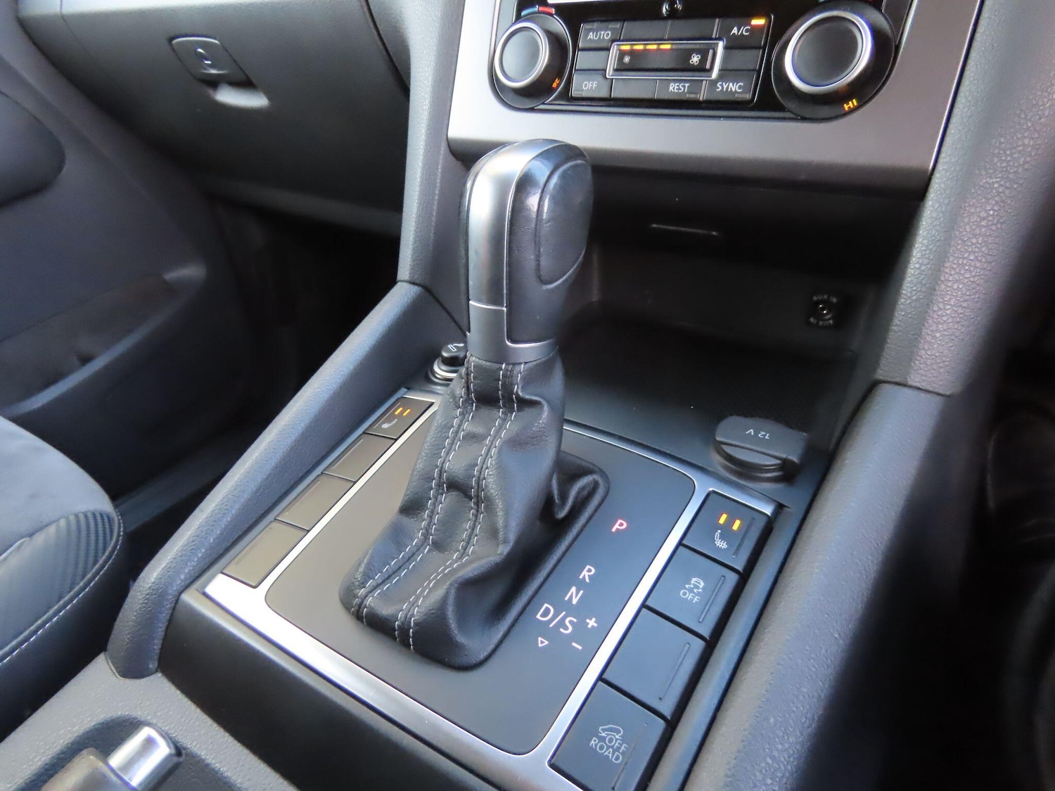 Used Volkswagen Amarok 2015 for sale - 76786873: Photo 15