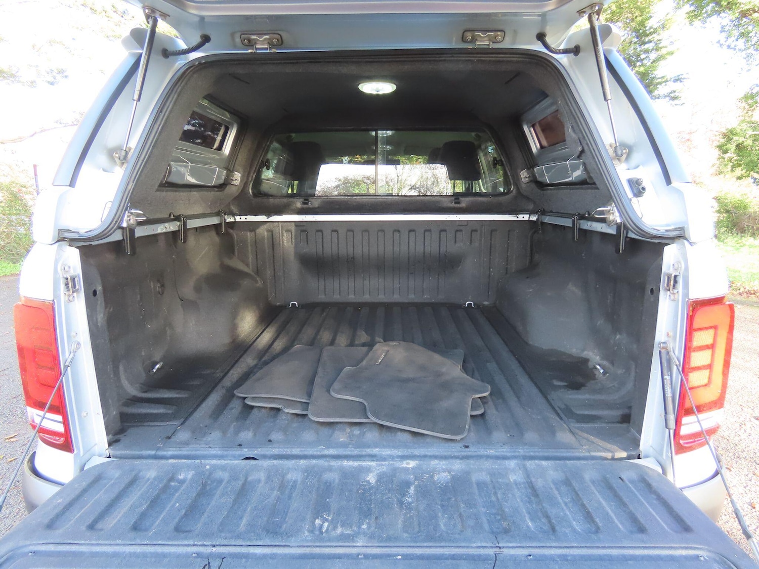 Used Volkswagen Amarok 2015 for sale - 76786873: Photo 8