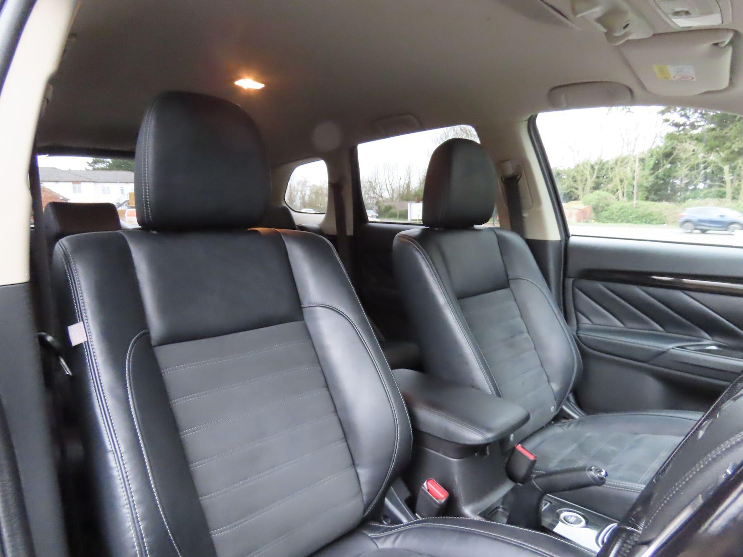 Used Mitsubishi Outlander 2015 for sale - 77882392: Photo 9