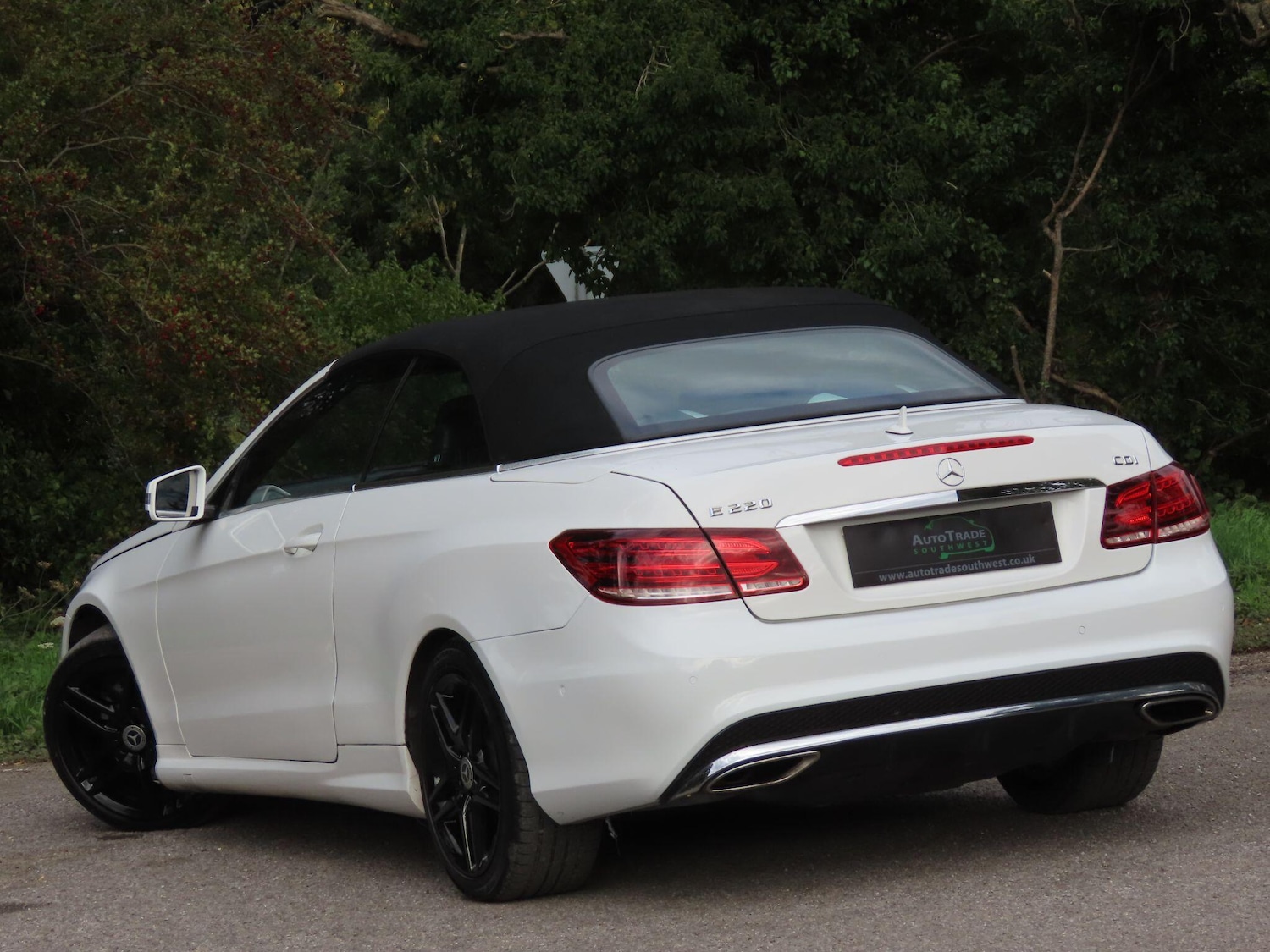 Used Mercedes-Benz E Class 2014 for sale - 76988303: Photo 8