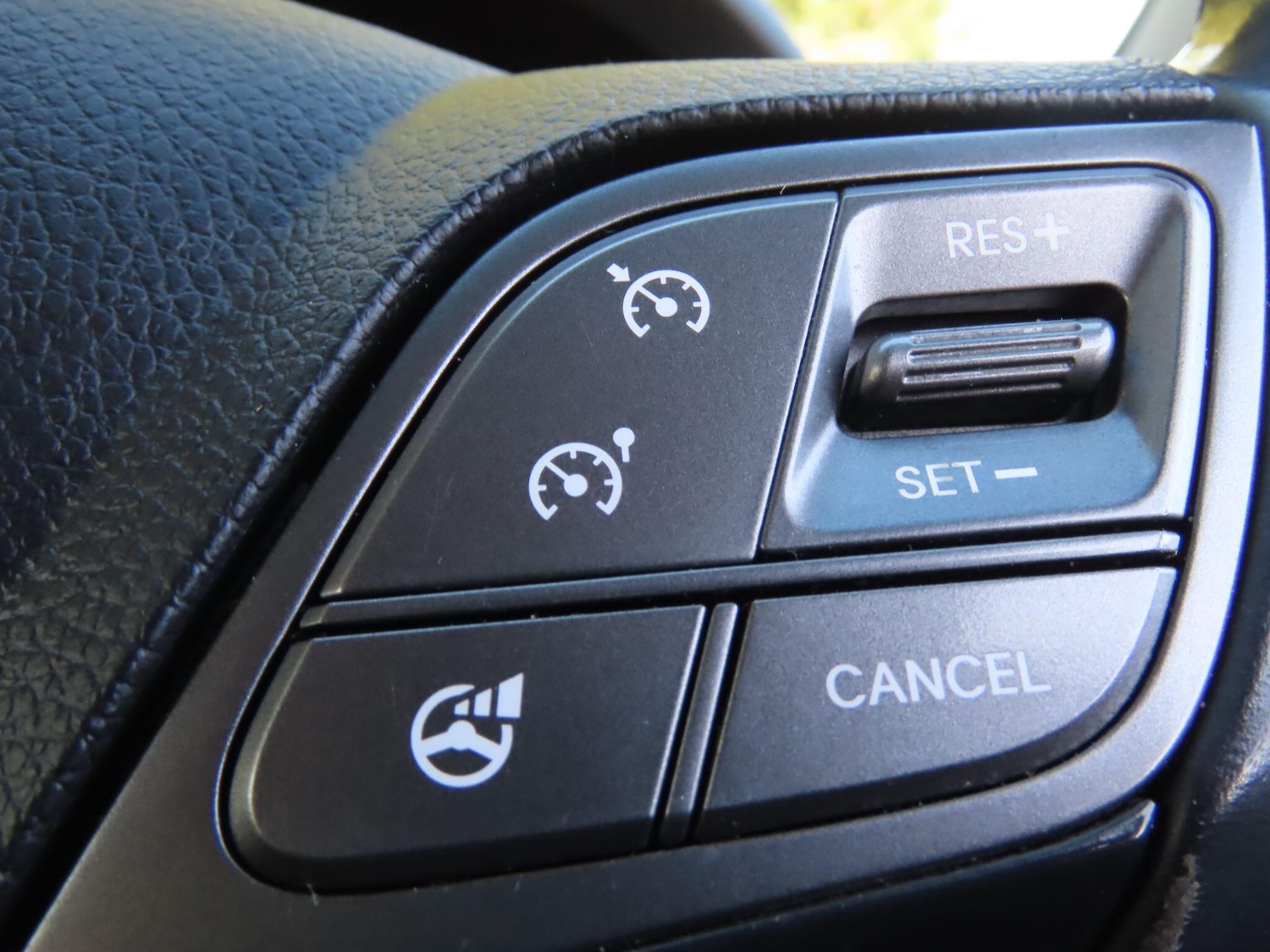 Used Hyundai Santa Fe 2016 for sale - 77882248: Photo 15