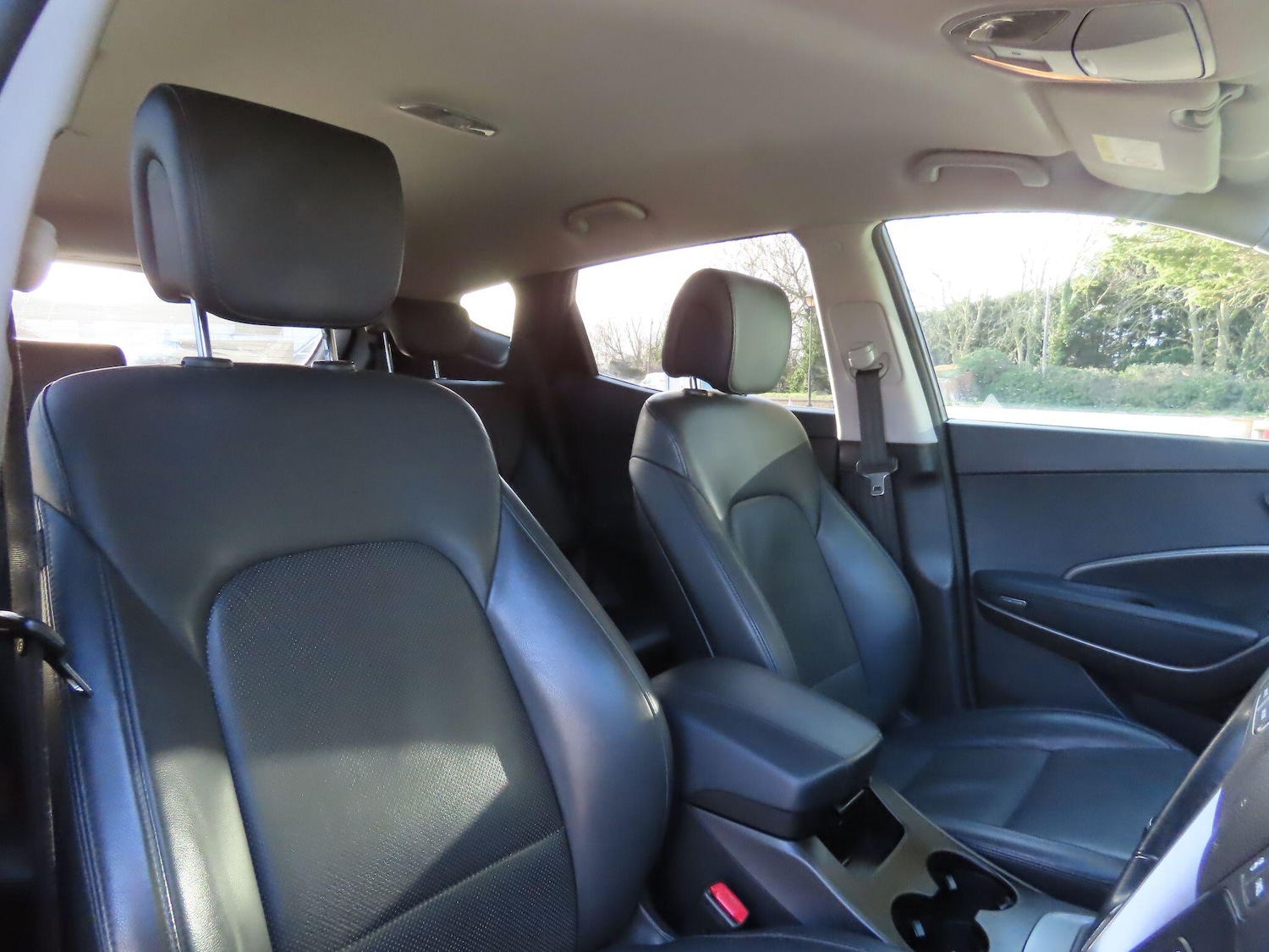 Used Hyundai Santa Fe 2016 for sale - 77882248: Photo 8