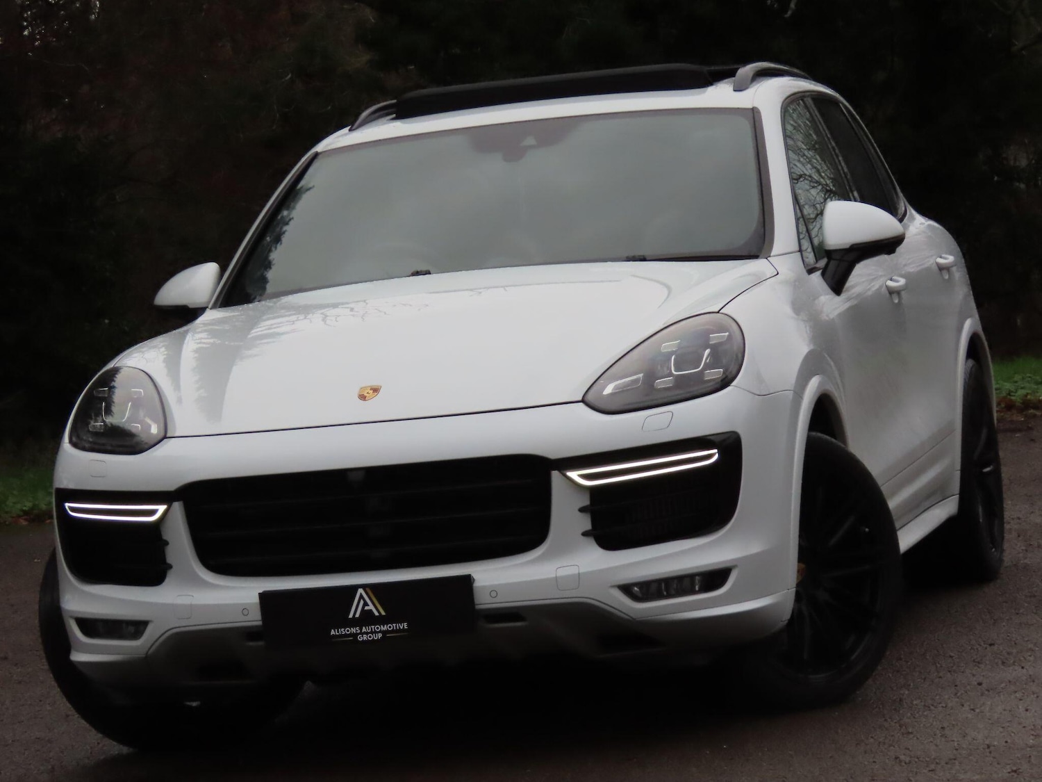 Used Porsche Cayenne 2017 for sale - 77564825: Photo 2
