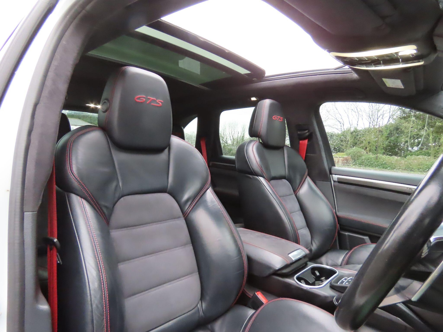 Used Porsche Cayenne 2017 for sale - 77564825: Photo 9