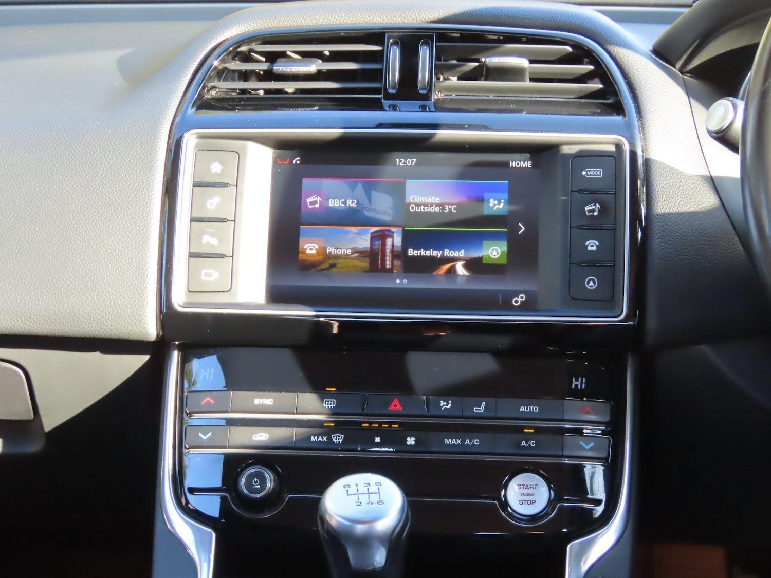 Used Jaguar XE 2015 for sale - 77130672: Photo 11