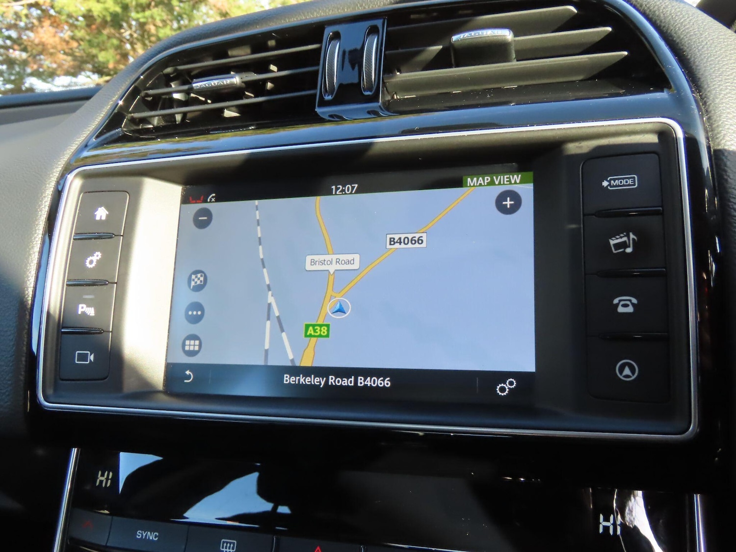 Used Jaguar XE 2015 for sale - 77130672: Photo 12