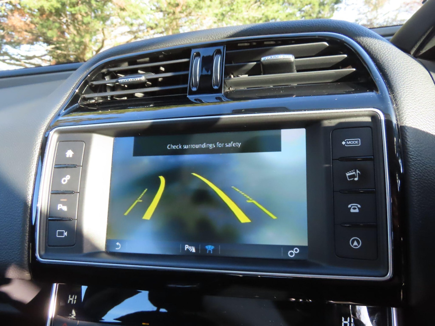 Used Jaguar XE 2015 for sale - 77130672: Photo 13