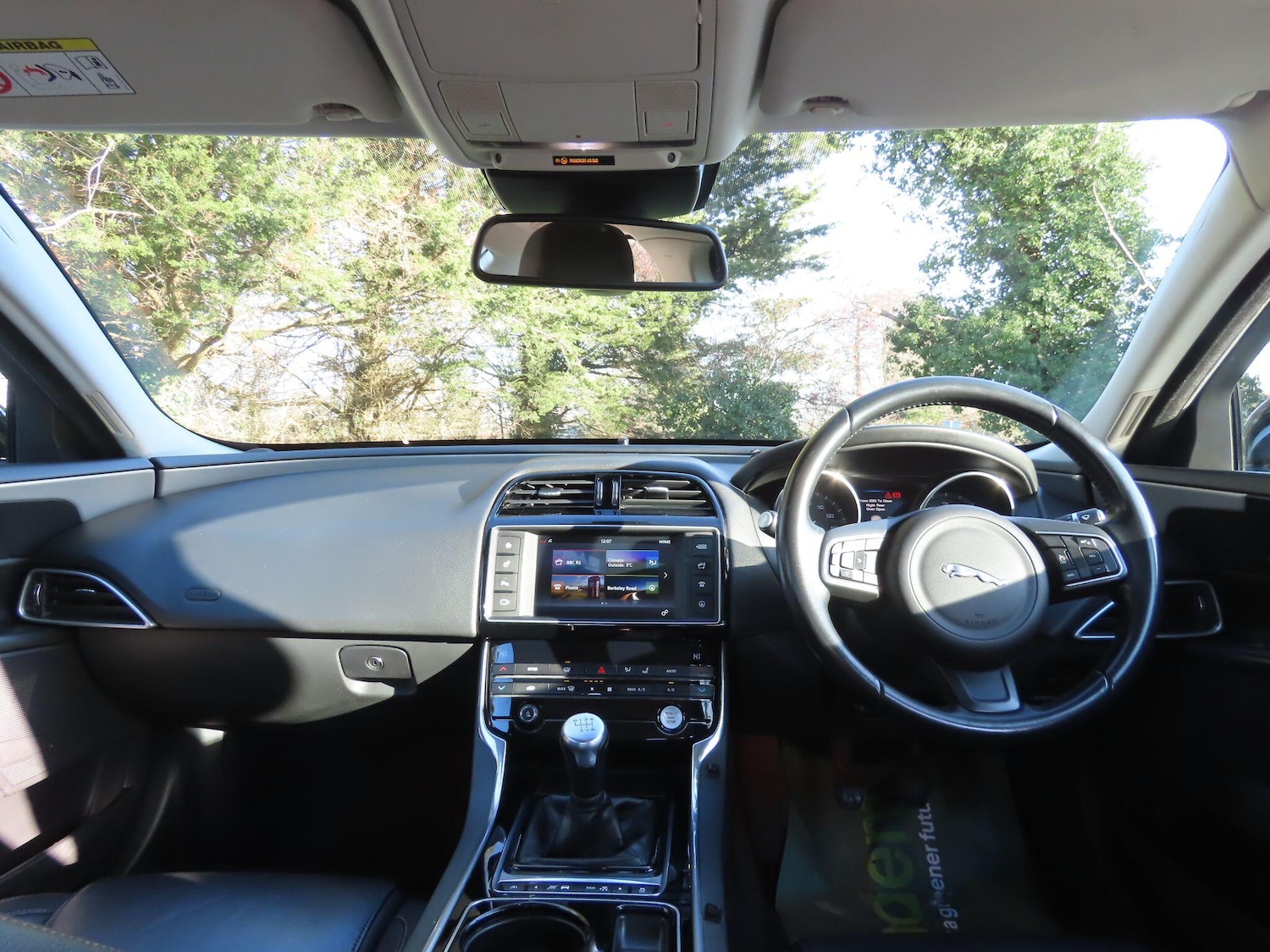 Used Jaguar XE 2015 for sale - 77130672: Photo 8