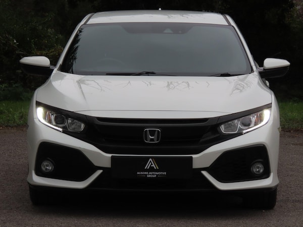 Used Honda Civic 2019 for sale - 76282816: Photo 2