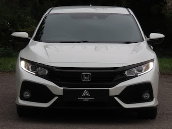 Used Honda Civic 2019 for sale - 76282816: Photo 2