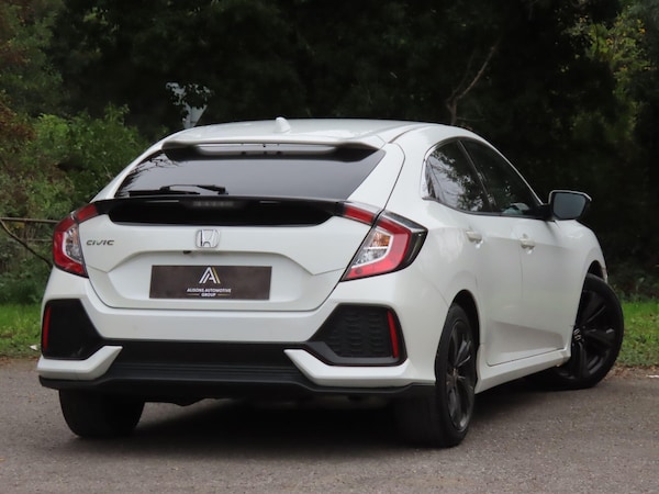 Used Honda Civic 2019 for sale - 76282816: Photo 4