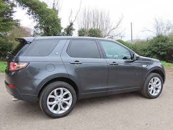 Used Land Rover Discovery Sport 2016 for sale - 77909412: Photo
