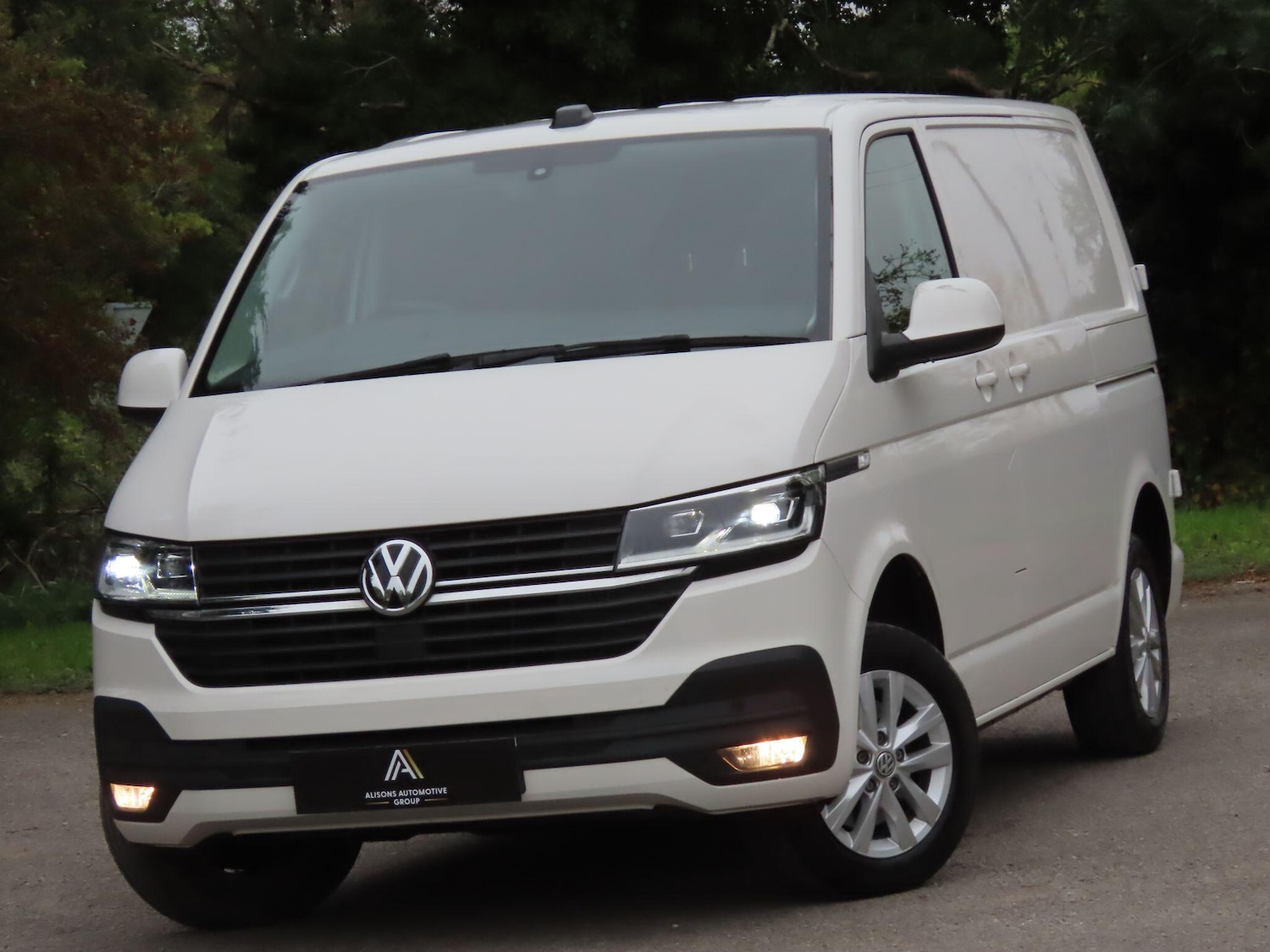 Used Volkswagen Transporter 2023 for sale - 76284157: Photo 1