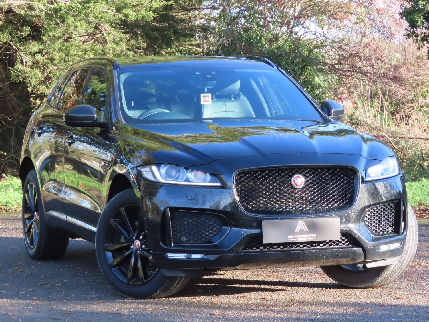 Used Jaguar F-Pace 2019 for sale - 76786863: Photo 4