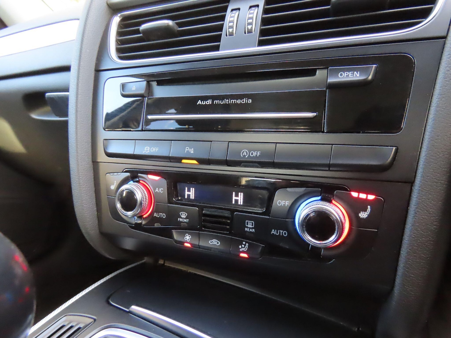 Used Audi A4 2014 for sale - 76702101: Photo 12