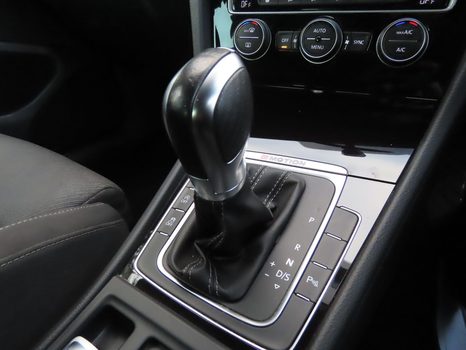 Used Volkswagen Golf 2019 for sale - 77484530: Photo 14