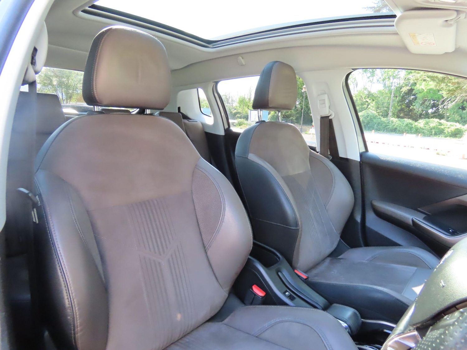 Used Peugeot 2008 2016 for sale - 77163540: Photo 8