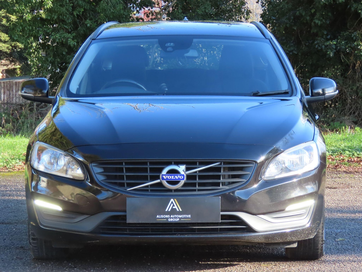 Used Volvo V60 2017 for sale - 77440015: Photo 2