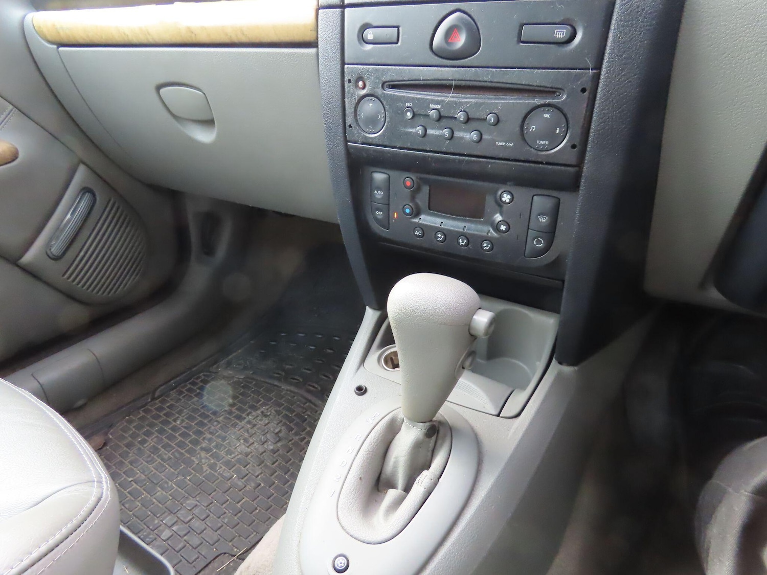 Used Renault Clio 2002 for sale - 77684204: Photo 14