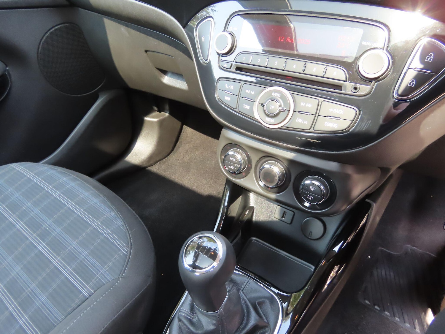 Used Vauxhall ADAM 2015 for sale - 76987716: Photo 10