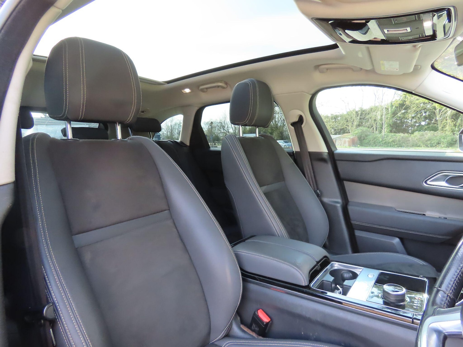 Used Land Rover Range Rover Velar 2017 for sale - 77994026: Photo 8