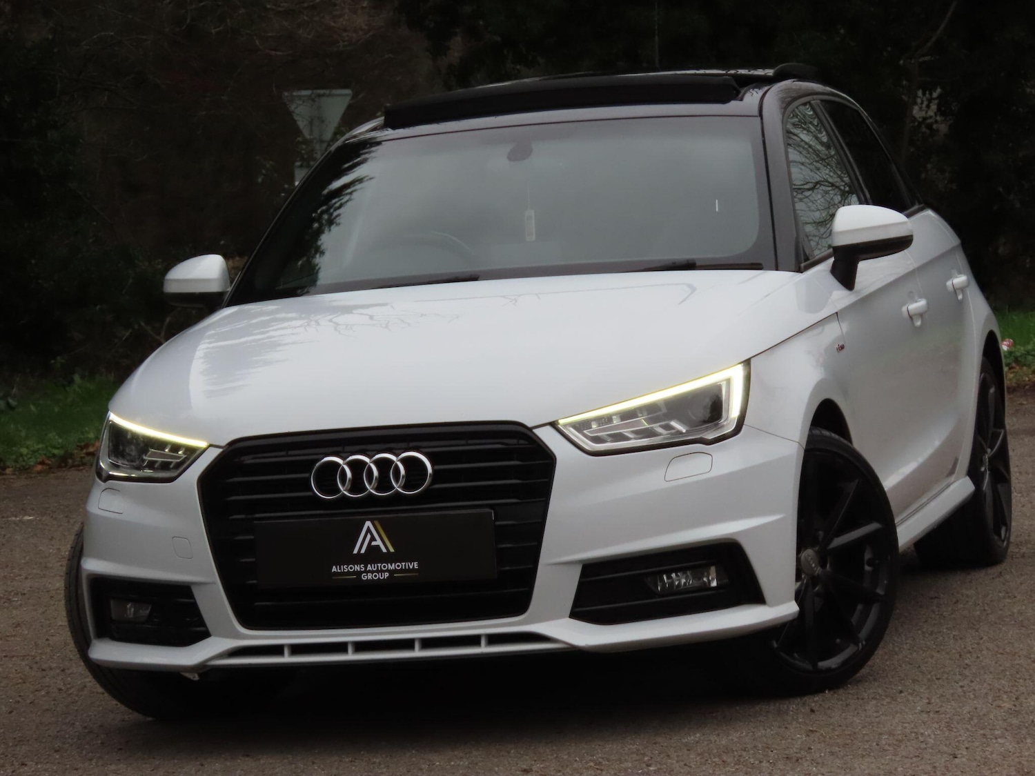 Used Audi A1 2016 for sale - 77612653: Photo 2