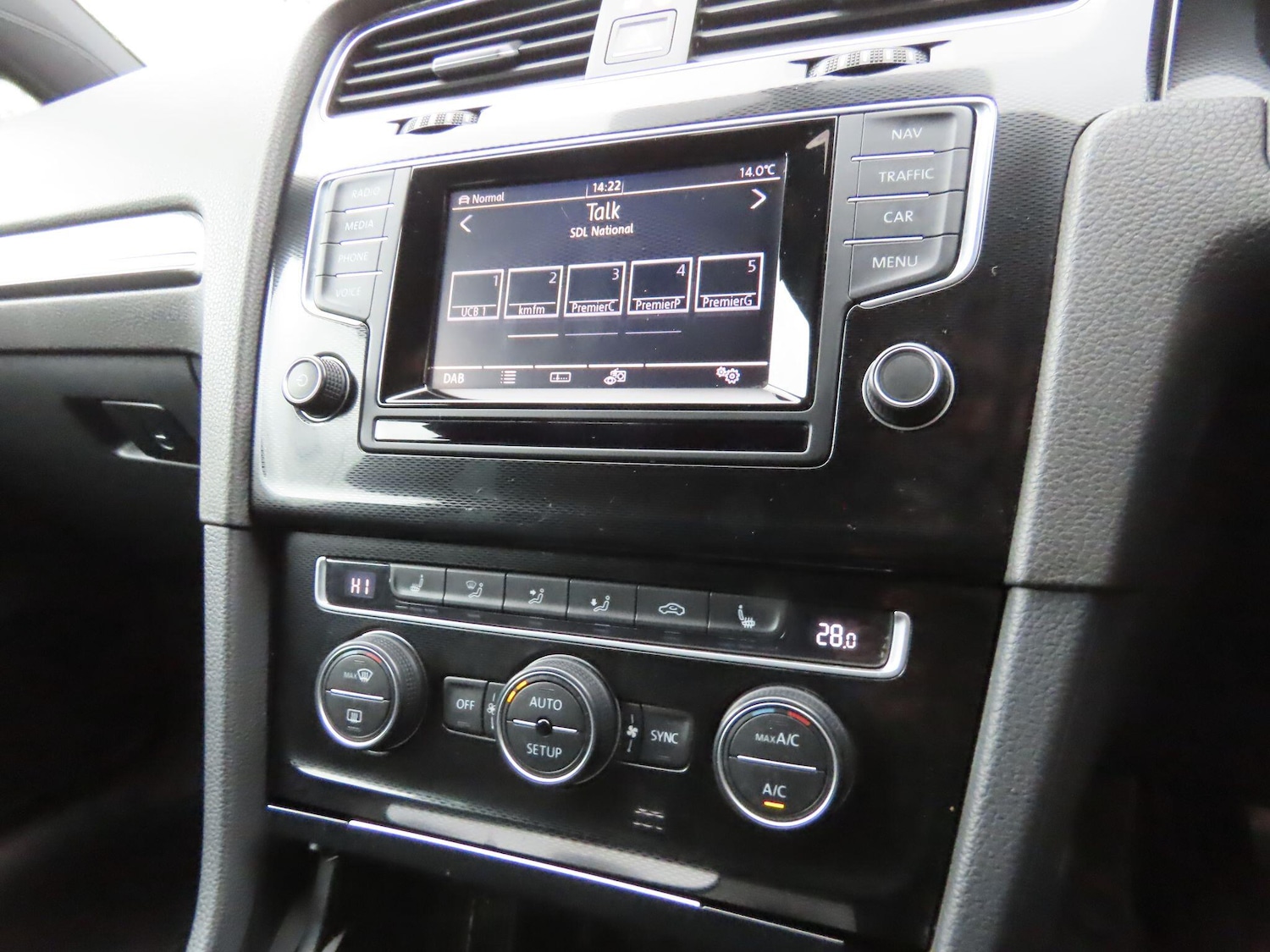 Used Volkswagen Golf 2014 for sale - 76472184: Photo 10