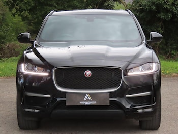 Used Jaguar F-Pace 2018 for sale - 78245352: Photo