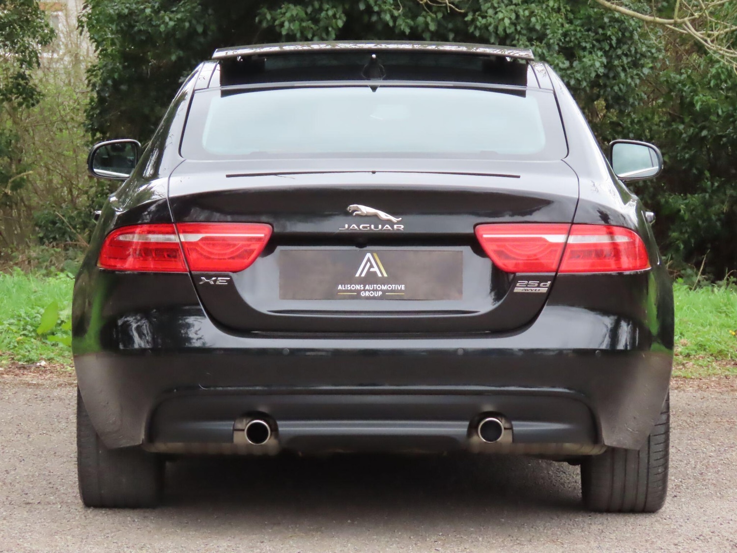 Used Jaguar XE 2017 for sale - 77909399: Photo 5