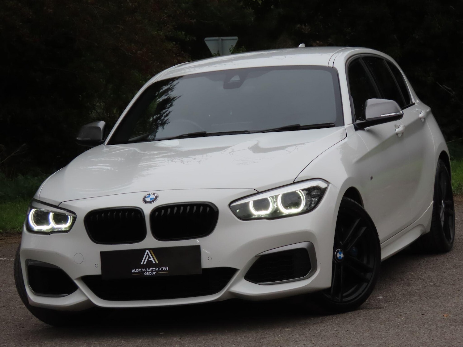 Used BMW 1 Series 2019 for sale - 76270120: Photo 2