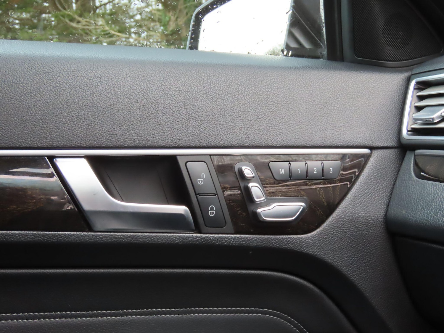 Used Mercedes-Benz E Class 2014 for sale - 77633539: Photo 15