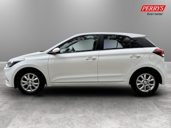 Used Hyundai i20 2017 for sale - 79378702: Photo
