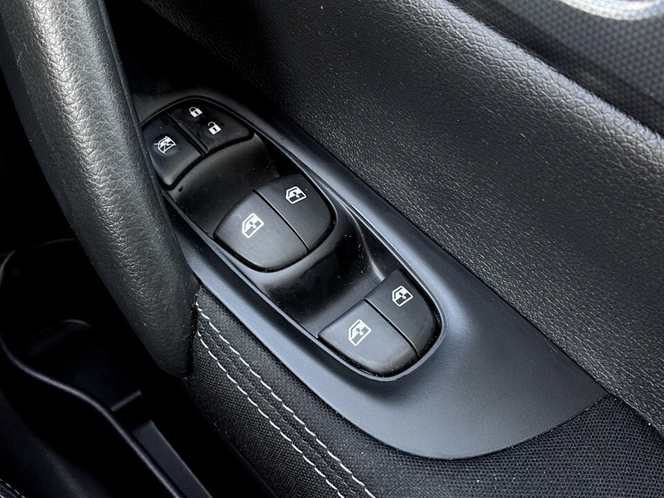 Used Nissan Qashqai 2017 for sale - 78105080: Photo 31