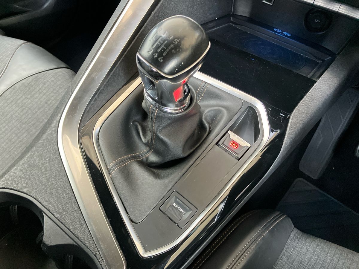 Used Peugeot 3008 2018 for sale - 77083435: Photo 41