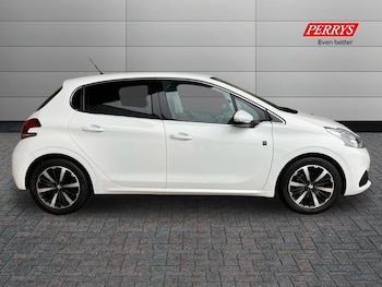 Used Peugeot 208 2019 for sale - 77195991: Photo