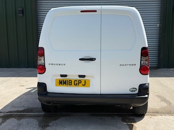 Used Peugeot Partner 2018 for sale - 78984450: Photo