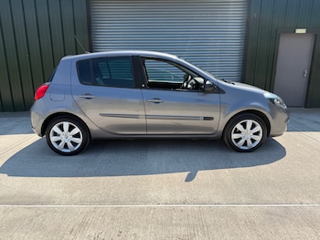 Used Renault Clio 2010 for sale - 78533129: Photo