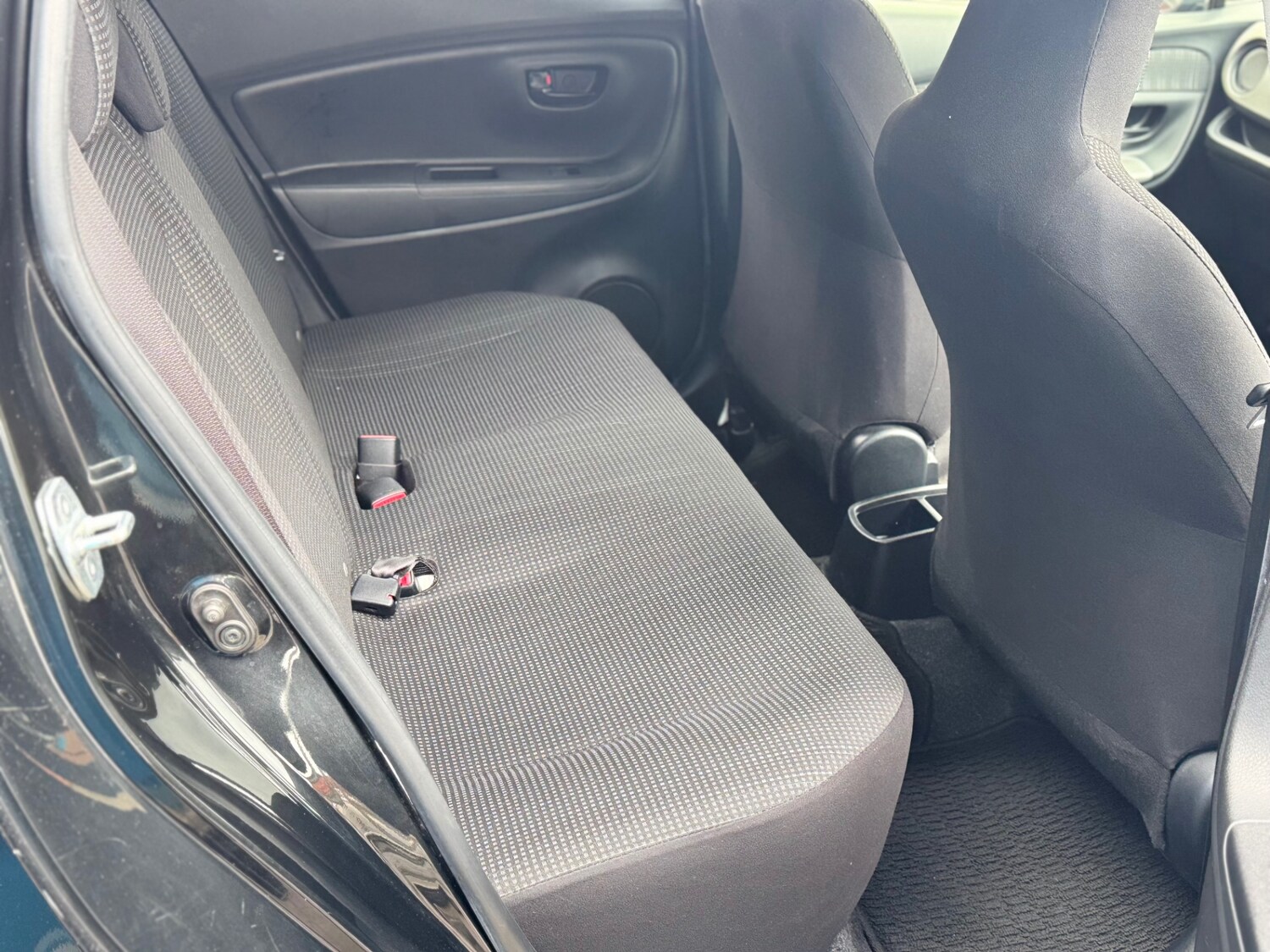 Used Toyota Vitz 2025 for sale - 76725440: Photo 32