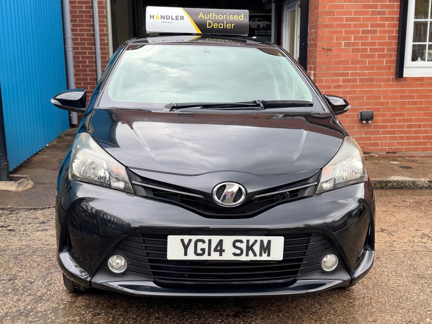 Used Toyota Vitz 2025 for sale - 76725440: Photo 4