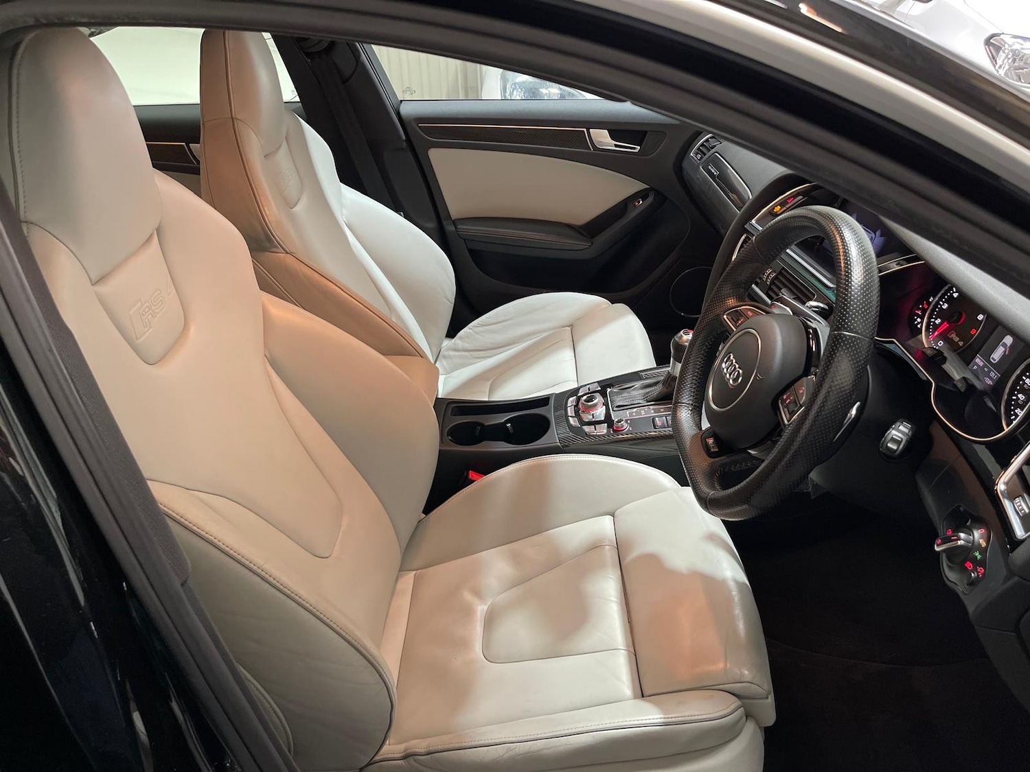 Used Audi RS4 2012 for sale - 76017624: Photo 31
